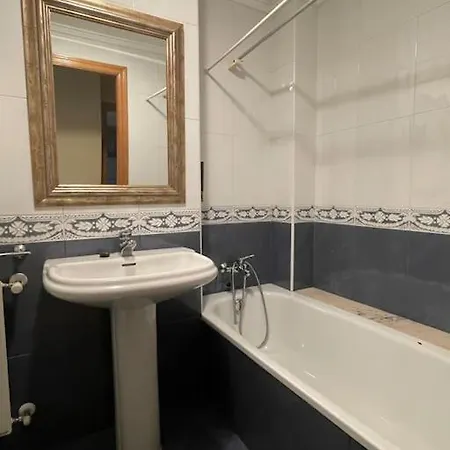 דירה Confort En Casco Antiguo, Luminoso, Wifi אוביידו